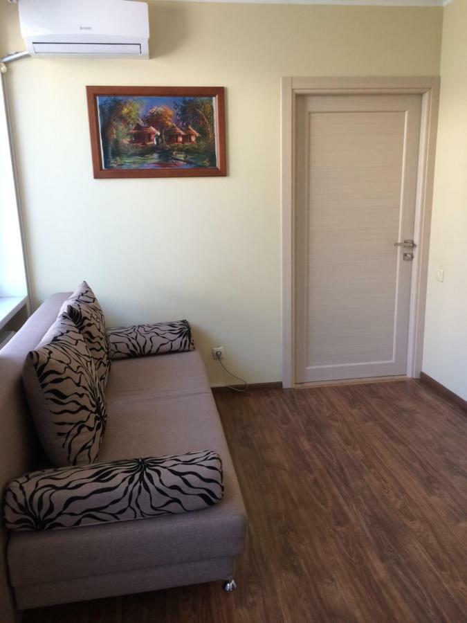 Room In The Guest House Odesa Exterior foto