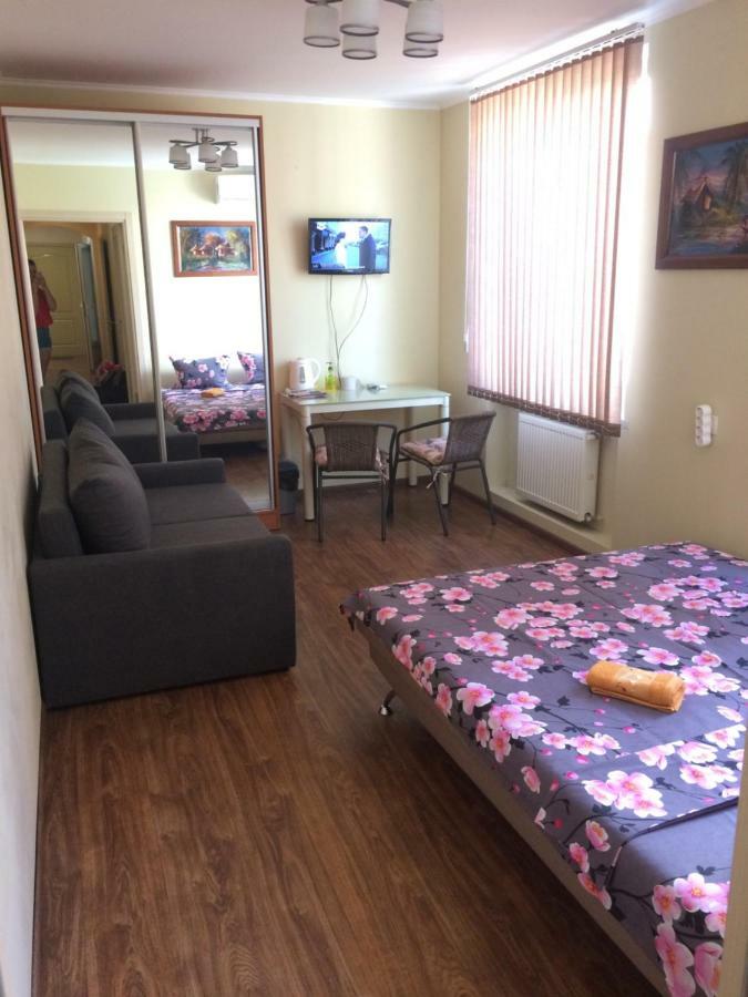 Room In The Guest House Odesa Exterior foto